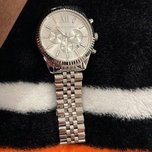 Mint condition Michael Kors Mens watch.